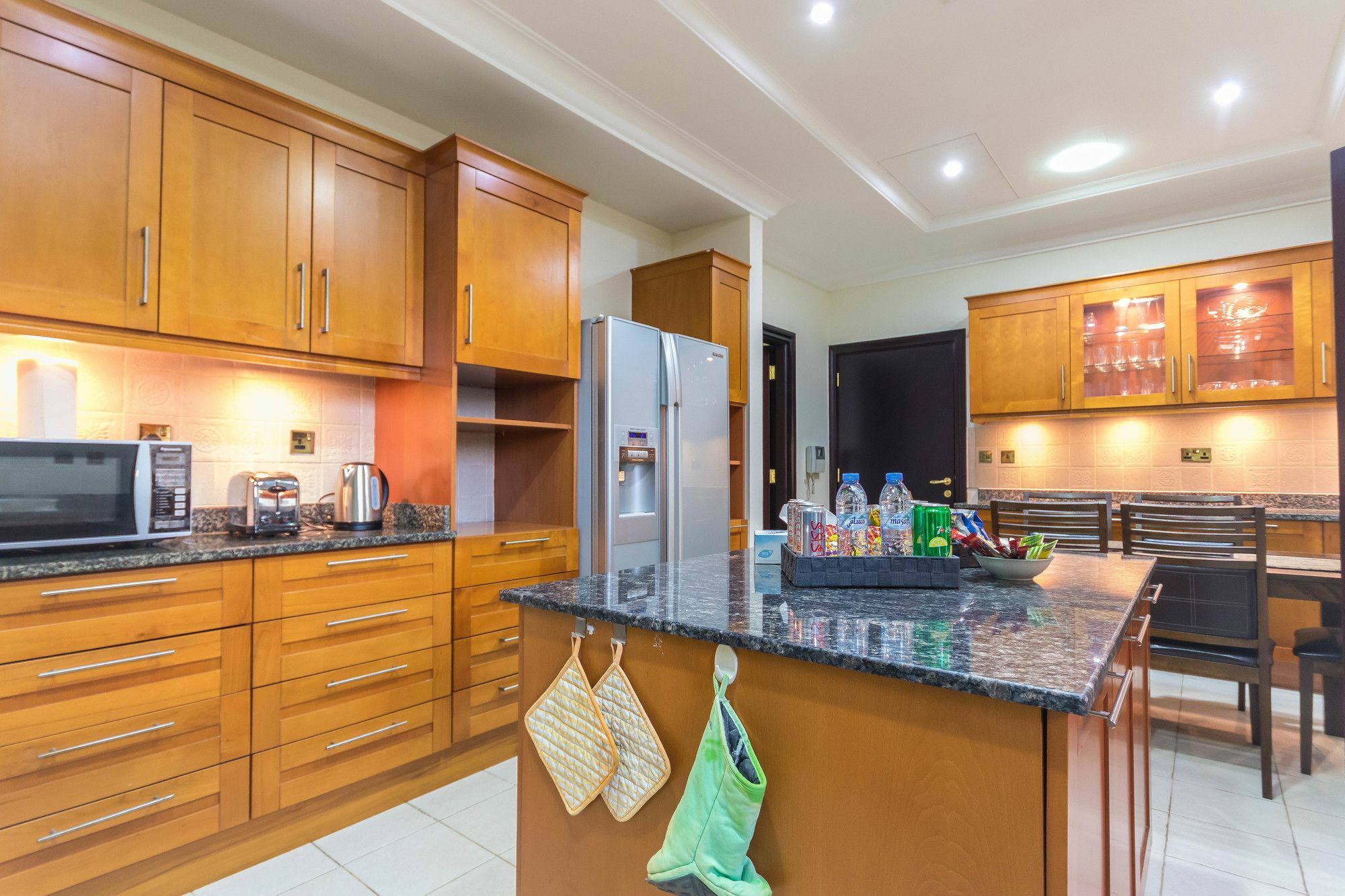 Yanjoon Holiday Homes - Palm Jumeirah Frond A Villas Dubai Bagian luar foto